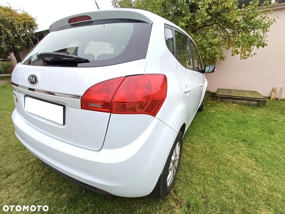 Kia Venga - 25