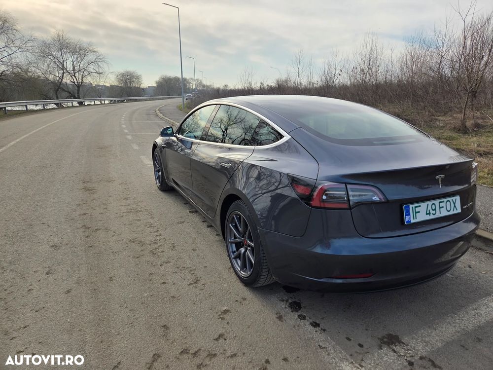 Tesla Model 3 - 7
