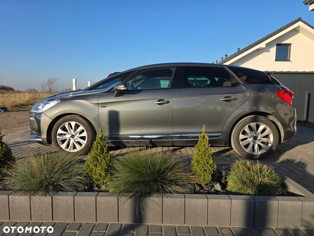 Citroën DS5 2.0 HDi Hybrid4 SoChic MCP - 4