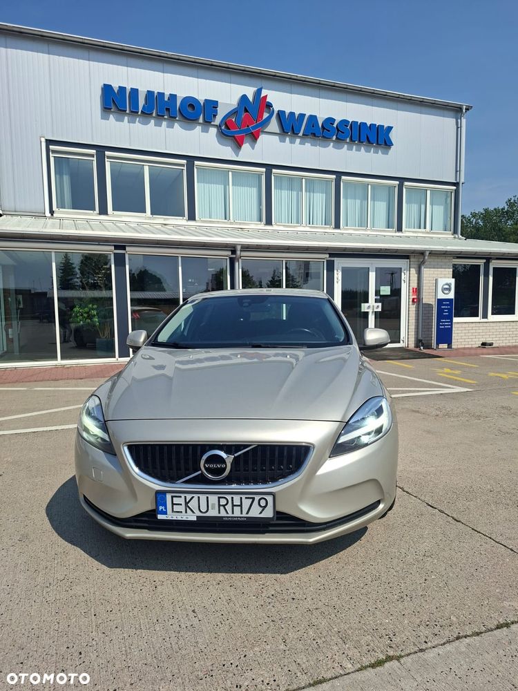 Volvo V40 D2 Drive-E Momentum - 1