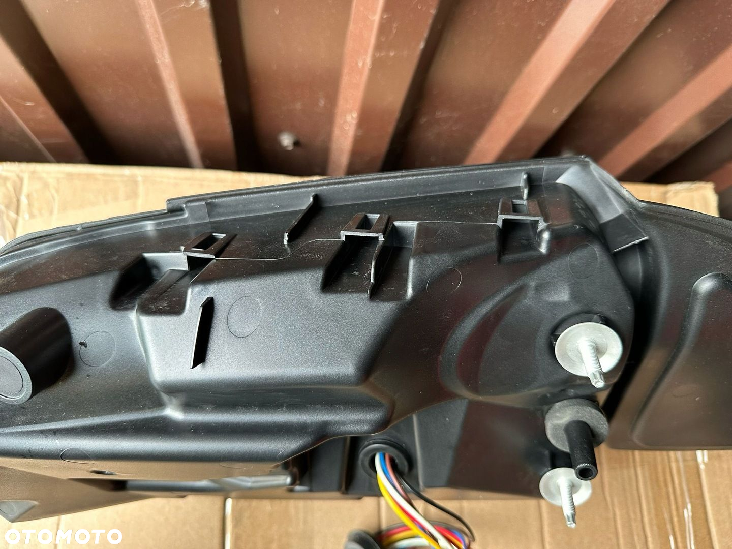 LAMPA PRAWA TYL TYLNA FORD MUSTANG MK6 EU - 5