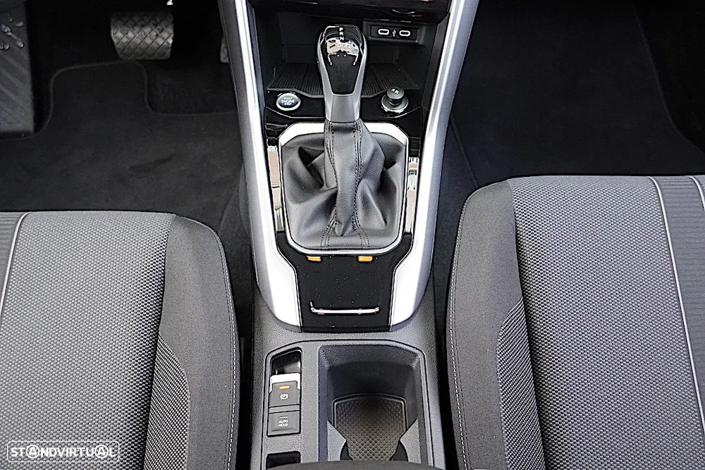 VW T-Roc 1.5 TSI Urban DSG - 30