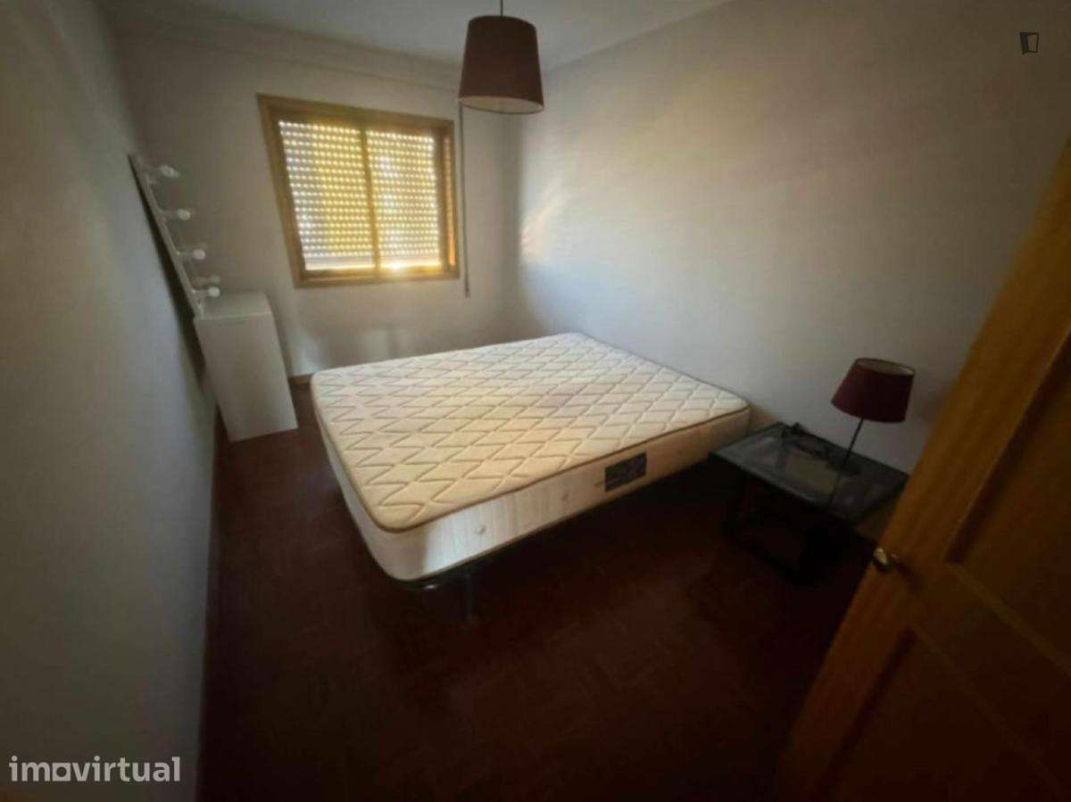 Apartamento com 1 quartos - localizado em Santa Marinha Porto - Grande imagem: 2/14
