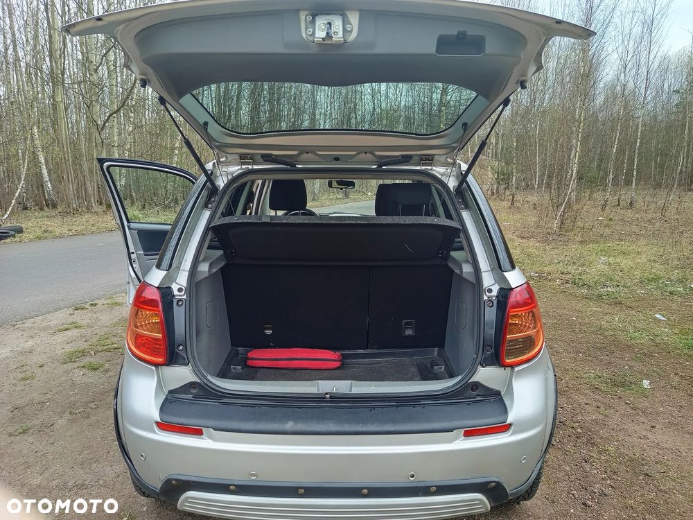 Suzuki SX4 1.6 GS / Premium 4WD - 24