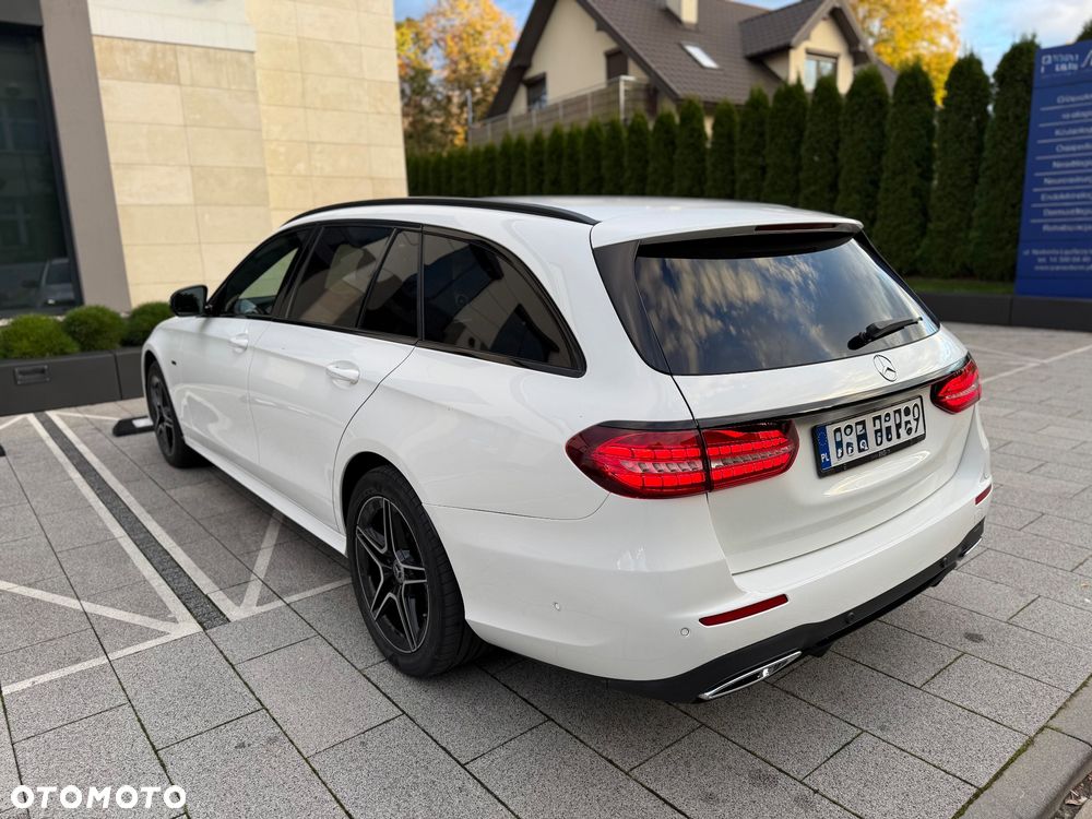 Mercedes-Benz Klasa E 300 de AMG - 22