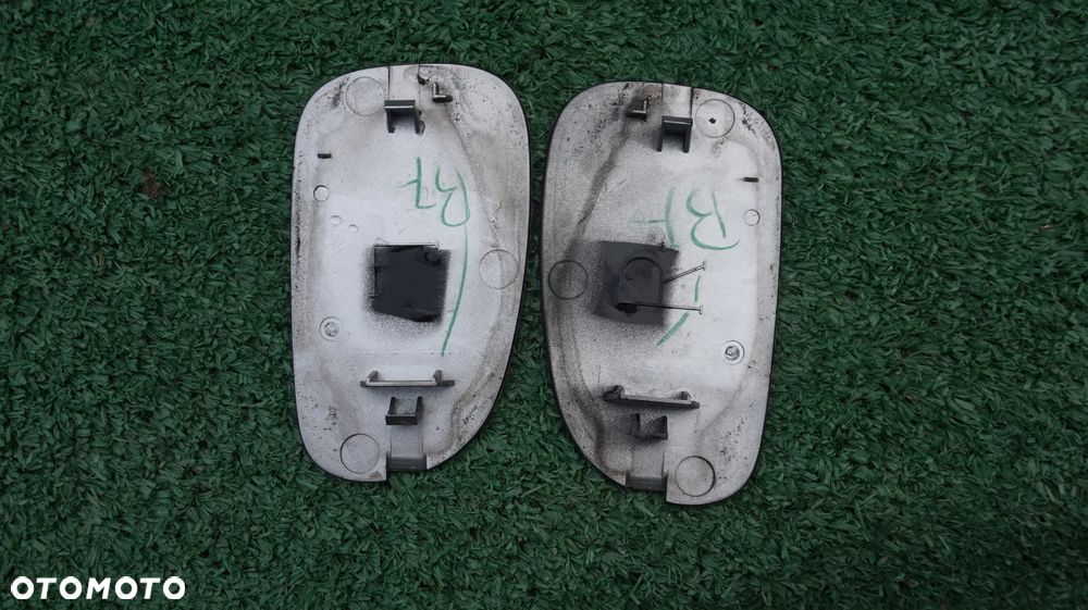 Mitsubishi Pajero IV 3.2 DID spojler lotka dokladka tylnej klapy  oryginal - 3