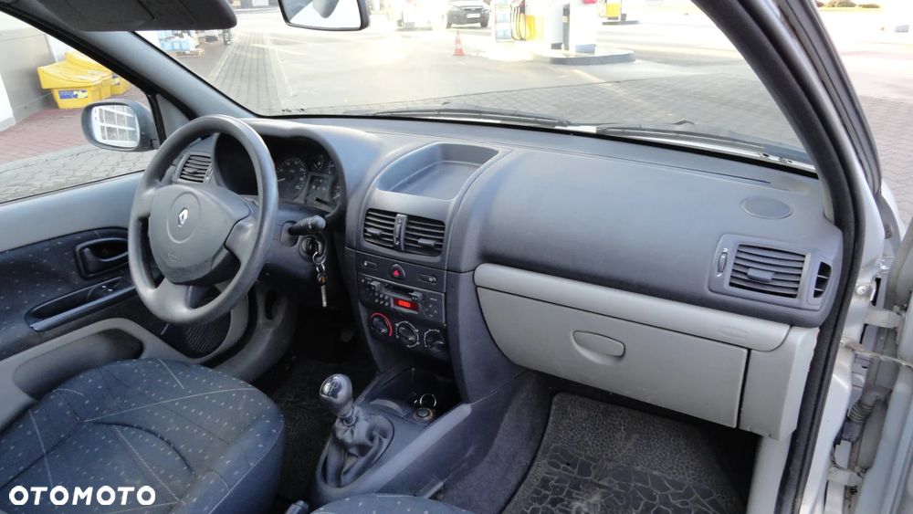 Renault Clio 1.2 16V Authentique - 11