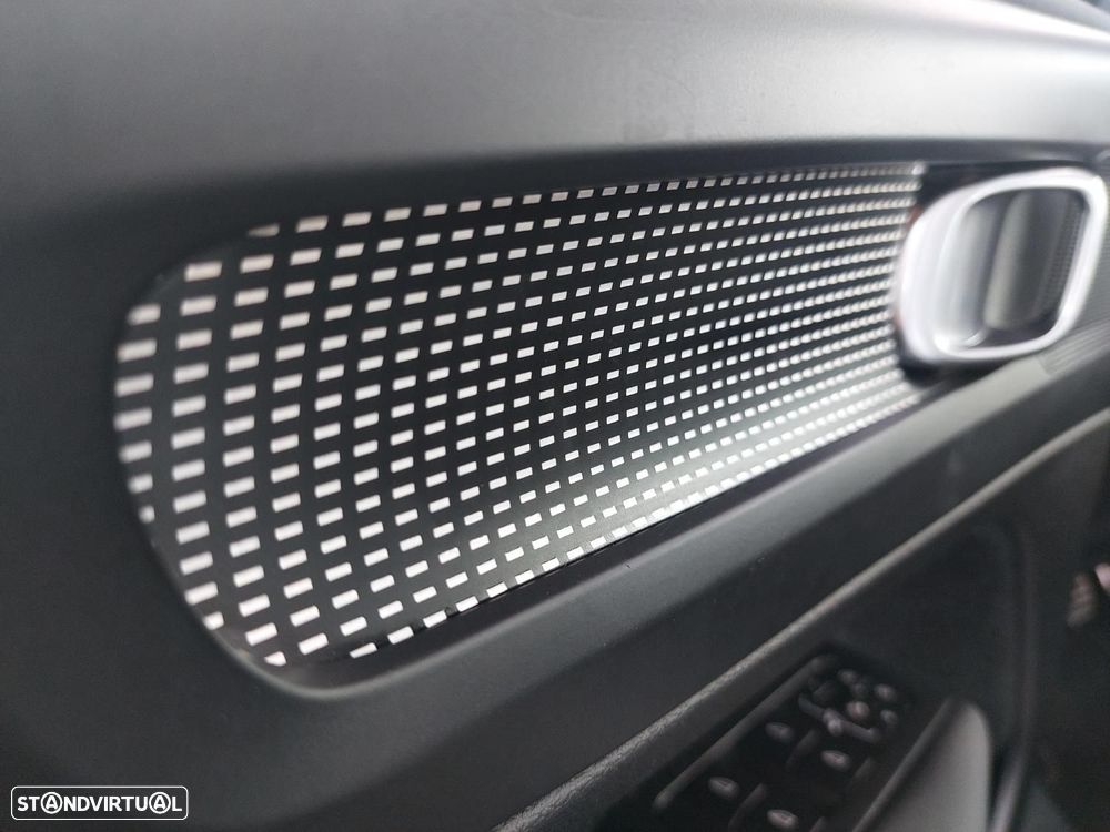 Volvo XC 40 1.5 T2 Momentum Plus - 23