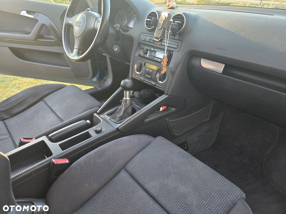 Audi A3 3-drzwiowe 1.6 Ambiente - 7