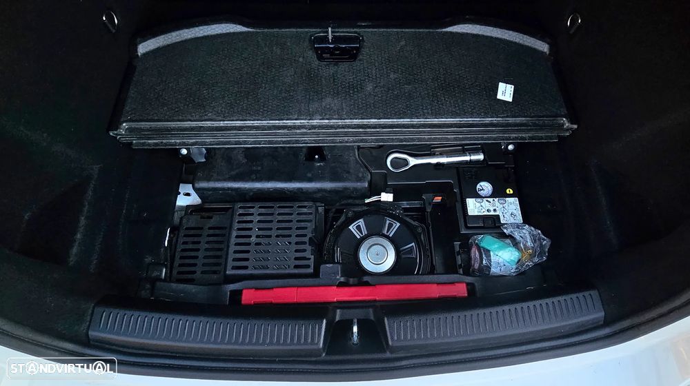 Mercedes-Benz A 250 e 8G-DCT AMG Line - 49