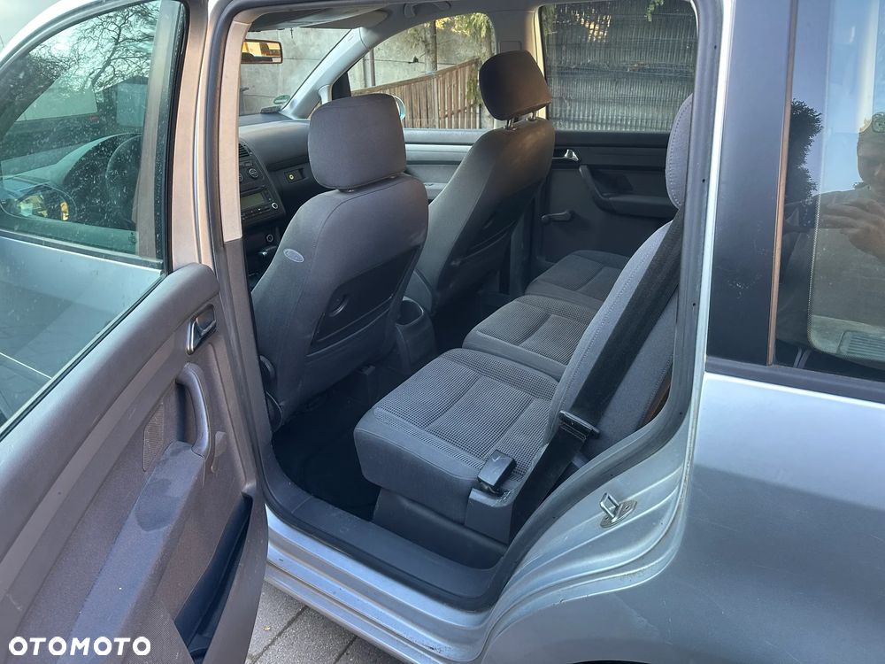 Volkswagen Touran 1.9 TDI DSG - 10