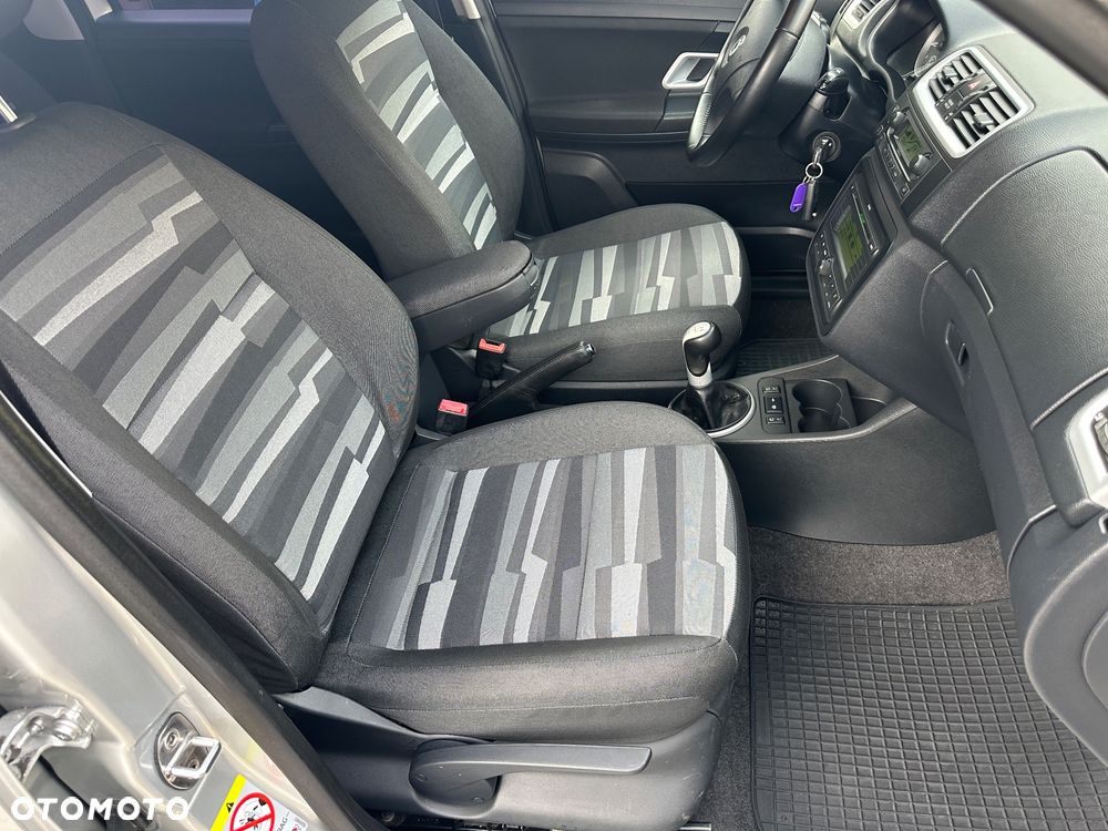 Skoda Roomster 1.4 16V Comfort - 14