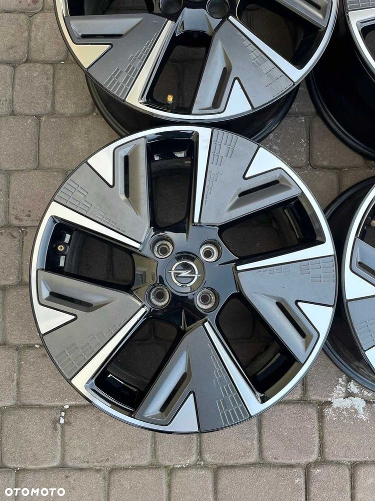Oryginalne alufelgi Opel 4x108 17 cali Bicolor Corsa F eCorsa - 5
