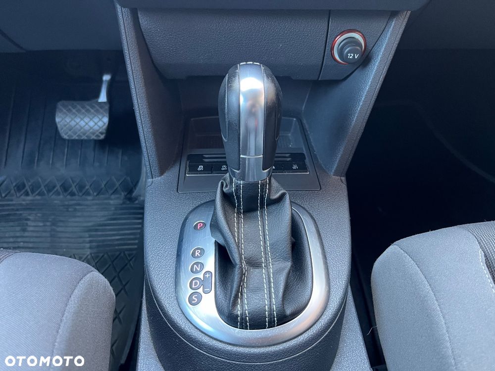 Volkswagen Touran 2.0 TDI DPF BlueMotion Technology DSG MATCH - 14
