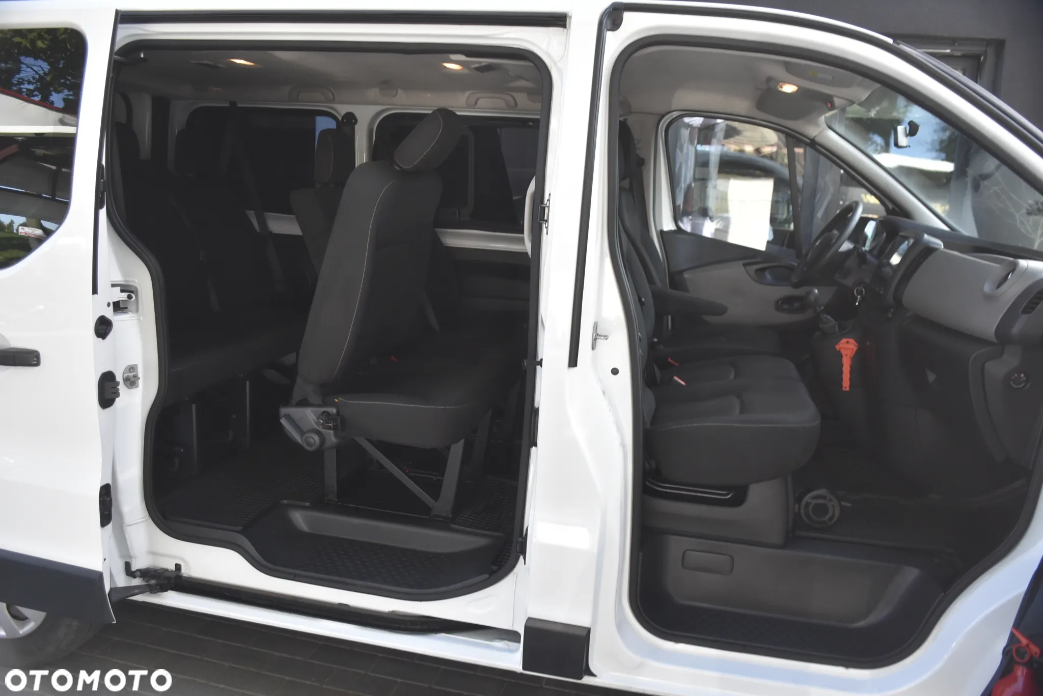 Renault Trafic - 25