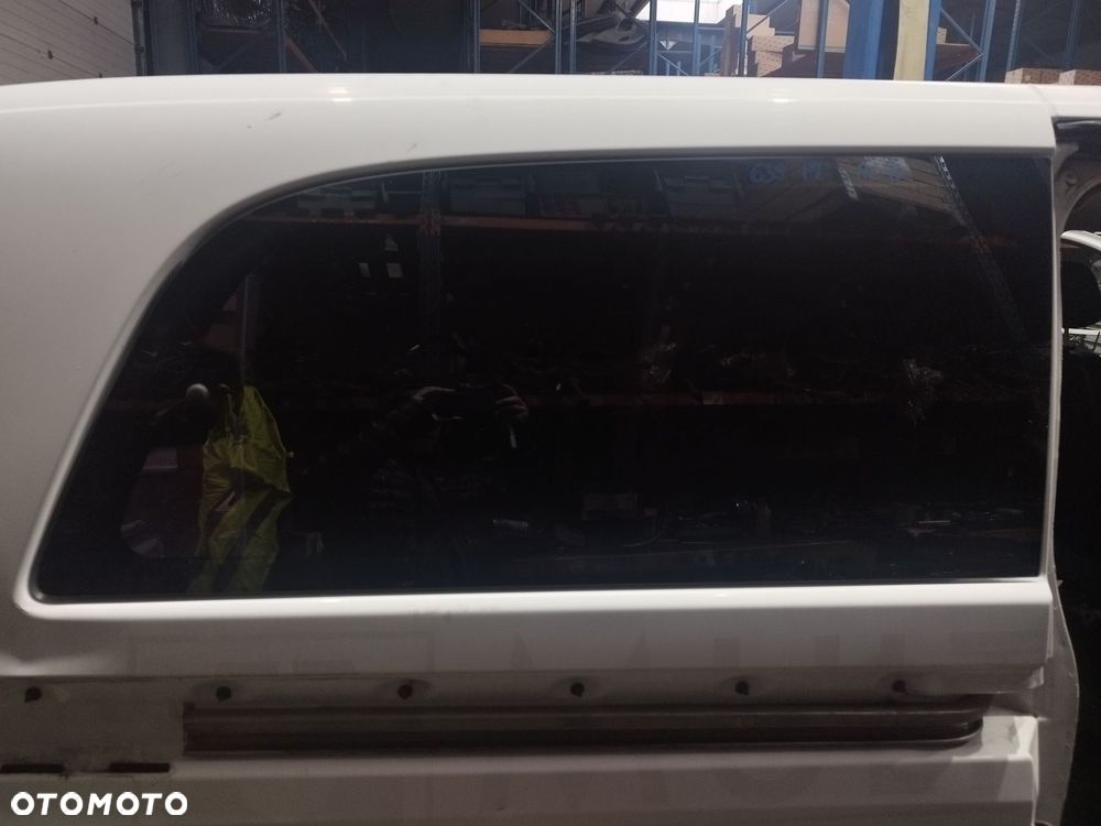 Szyba tylna boczna prawa karoseryjna Vito 639 LONG uchylna