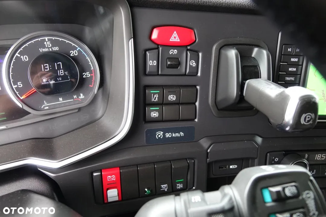 Scania S500 EURO 6 / STANDARD / AUTOMAT / RETARDER / NAVI / LODÓWKA / FULL LED / KLIMA POSTOJOWA / 2 ZBIORNIKI - 25