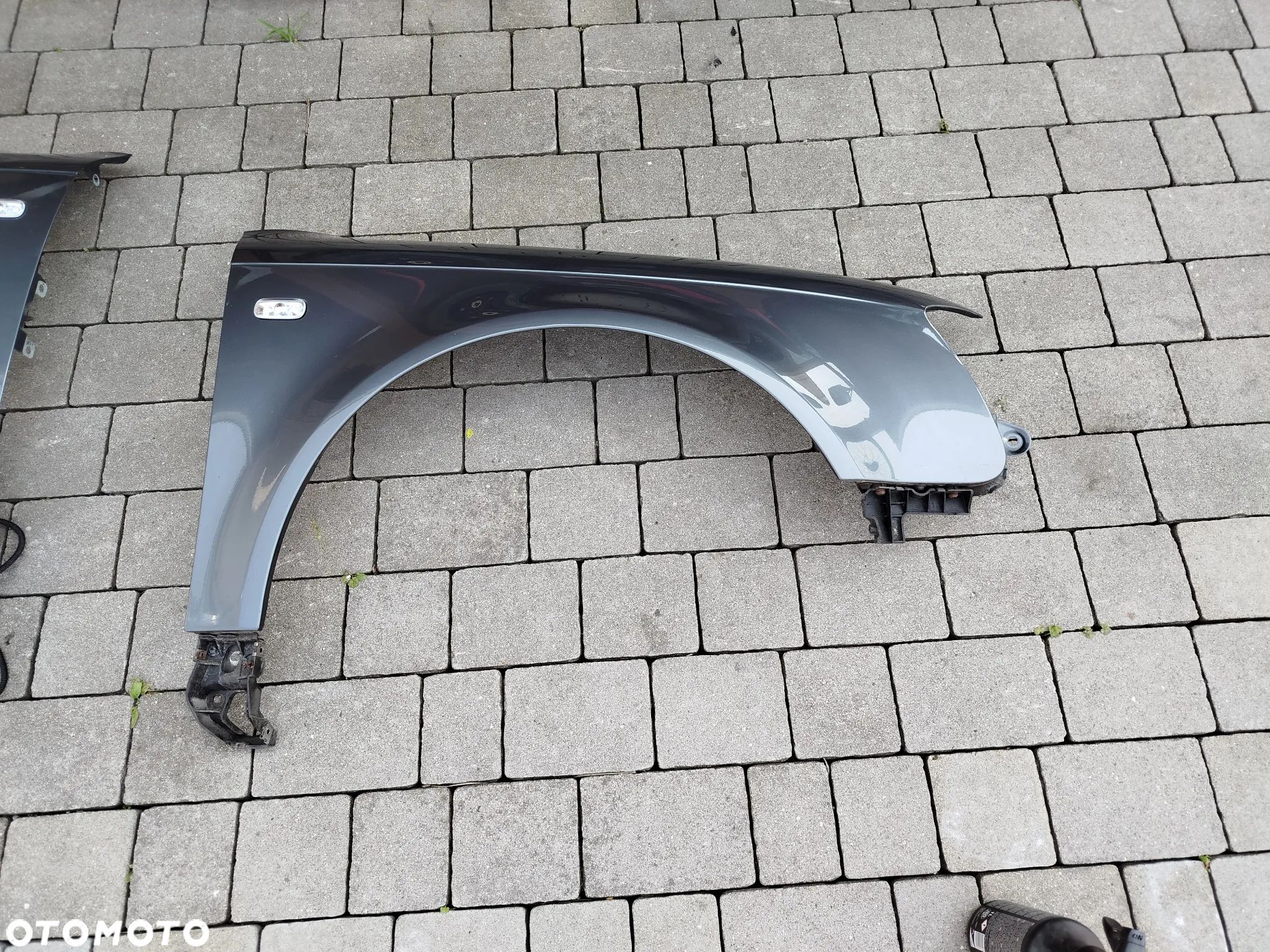 Audi A4 B7 błotnik prawy przód LX7Z - 1