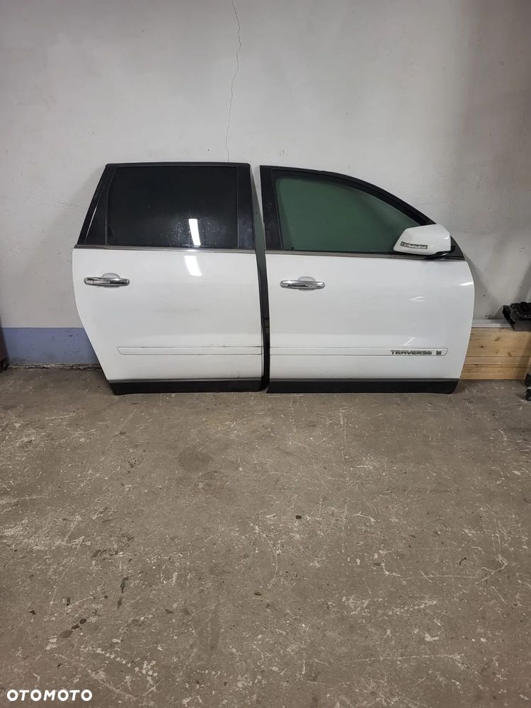Chevrolet traverse drzwi kompletne - 3