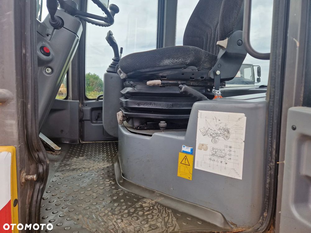 Volvo L30B - 5