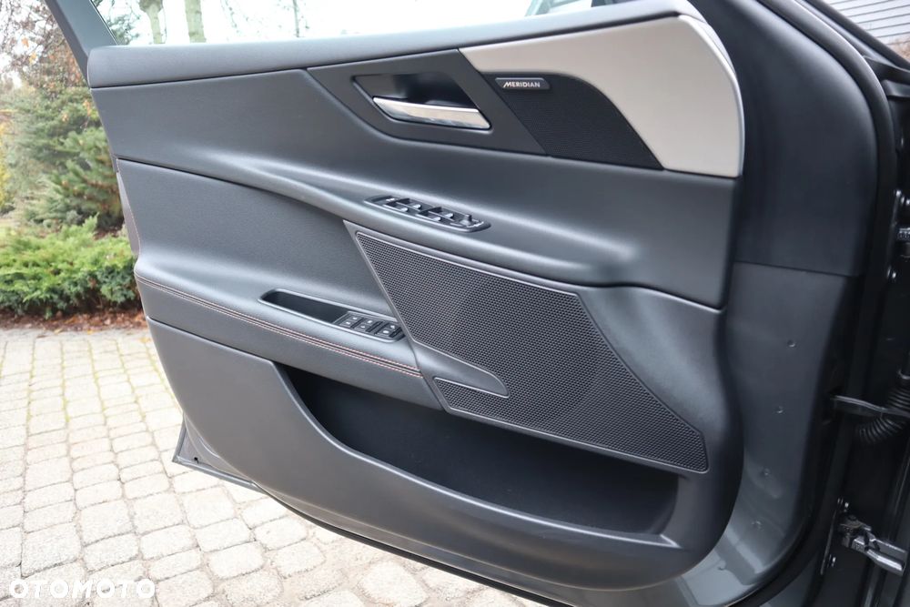 Jaguar XE 20d Prestige - 24