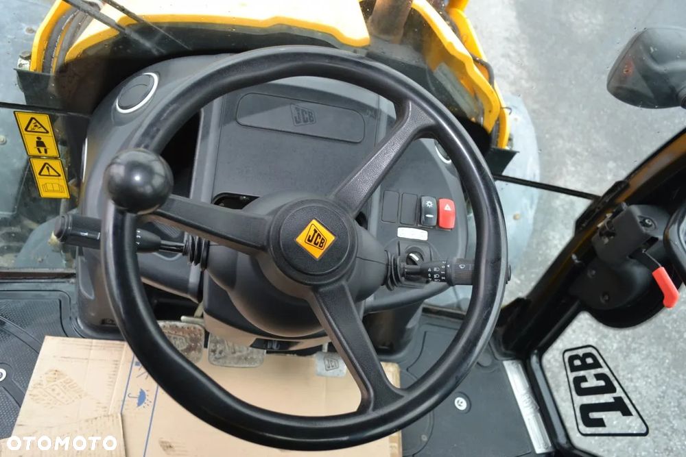 JCB 3CX - 26