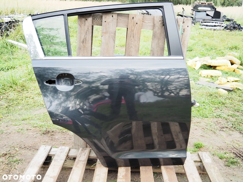Drzwi tył tylne prawe Kia Sportage III 1K