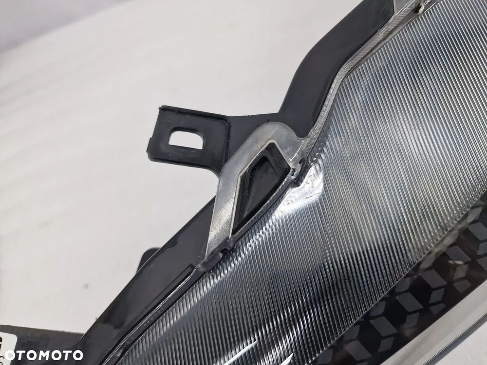 TOYOTA YARIS IV 19- LEWA / PRAWA ZWYKŁA SOCZEWKA LAMPA PRZEDNIA PRZÓD , NR KOITO K0-6 , NR AUKCJI LA47 - 26