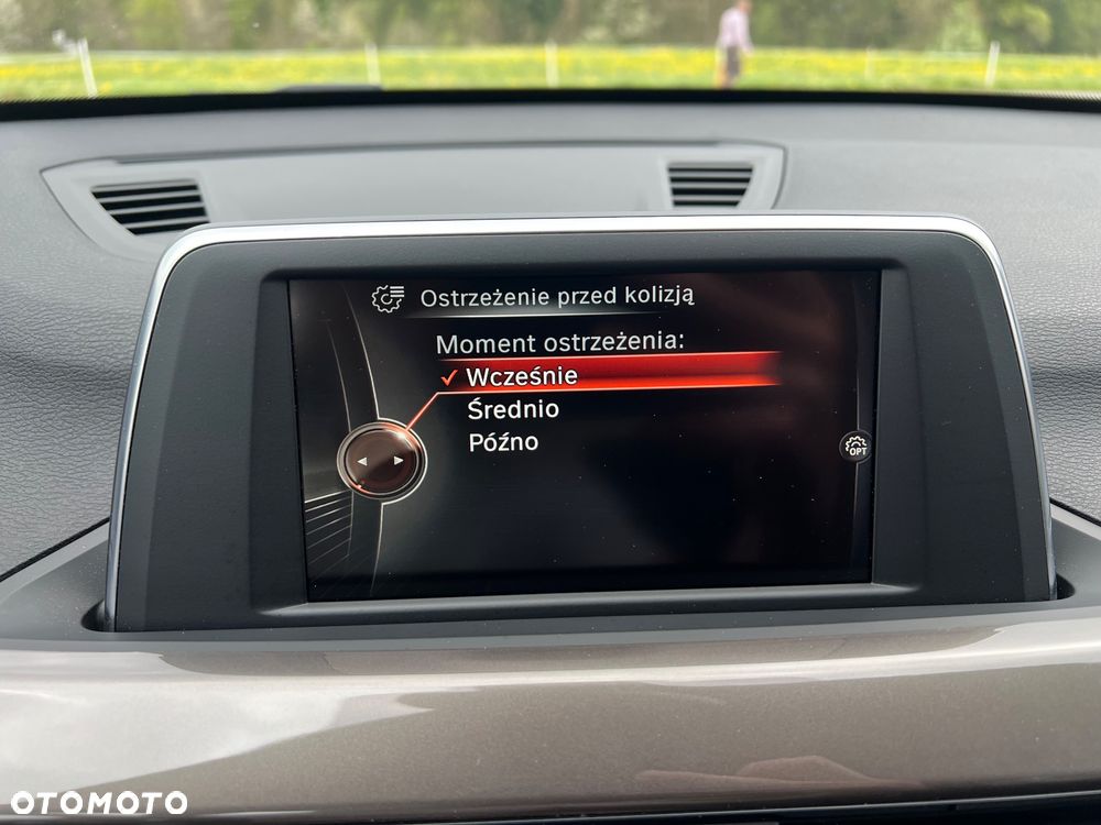 BMW X1 xDrive18d Sport Line - 18