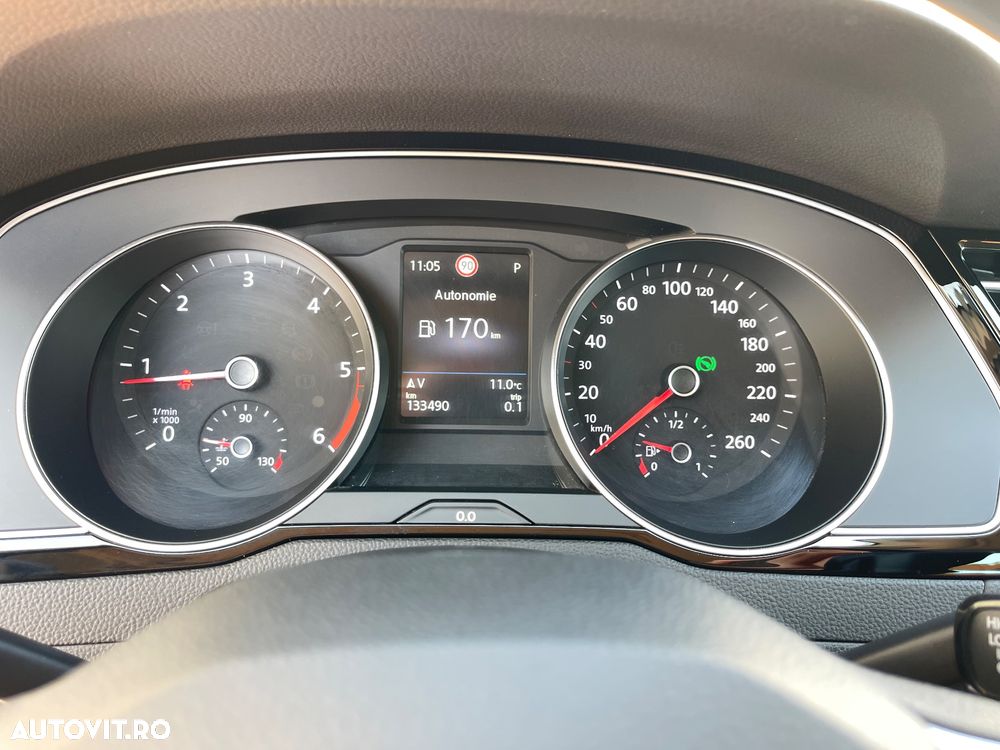 Volkswagen Passat - 36