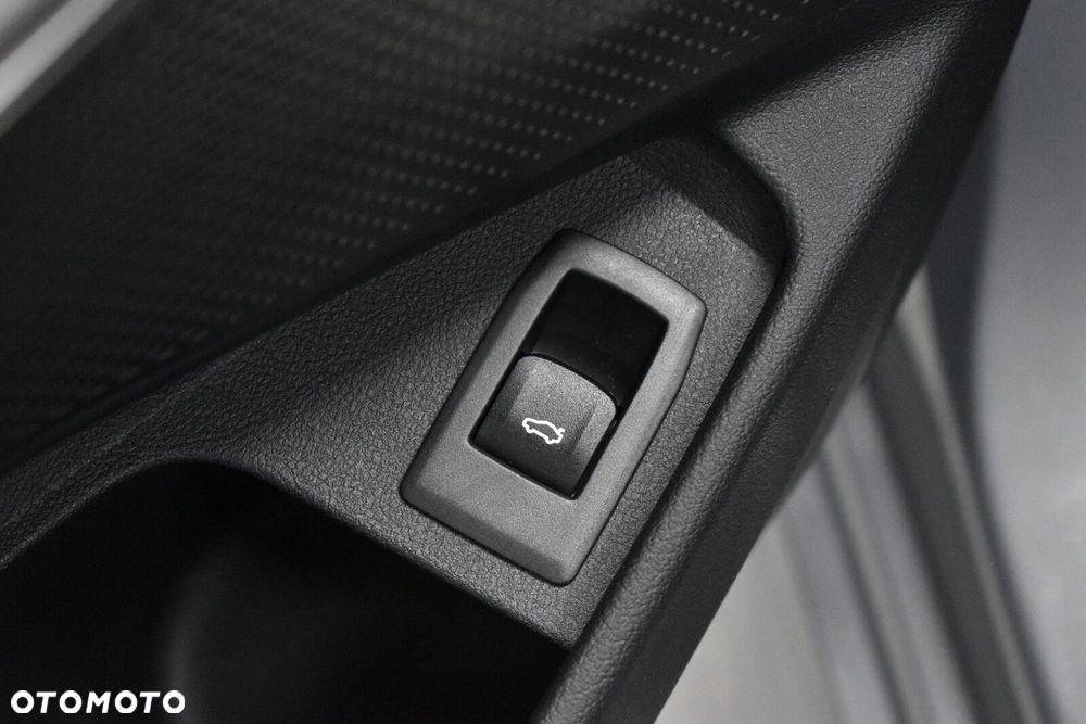 BMW Seria 3 320d xDrive mHEV M Sport - 9