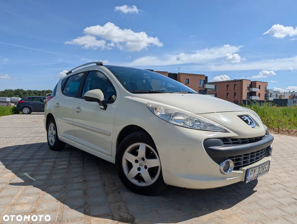Peugeot 207 95 VTi Family - 16