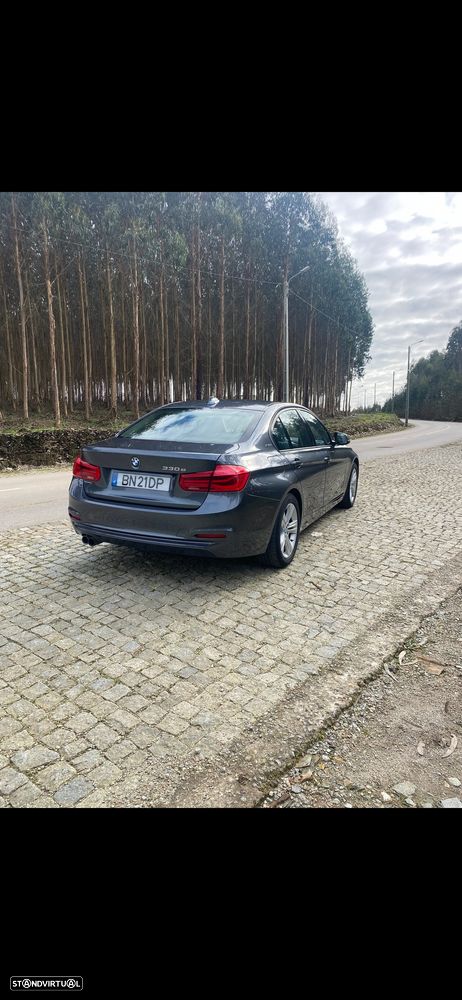 BMW 330 e iPerformance Line Luxury - 2