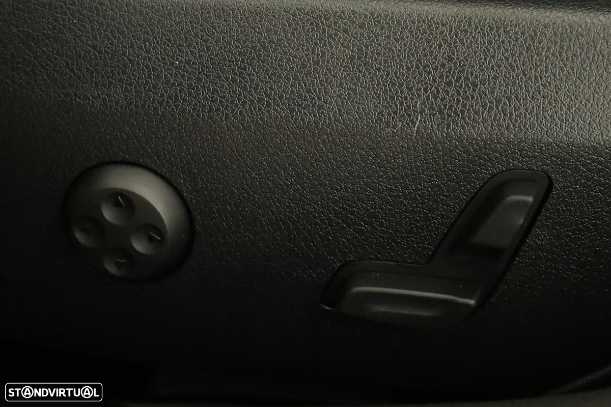 Mercedes-Benz E 300 Standard - 21