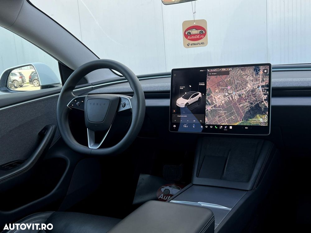 Tesla Model 3 - 9