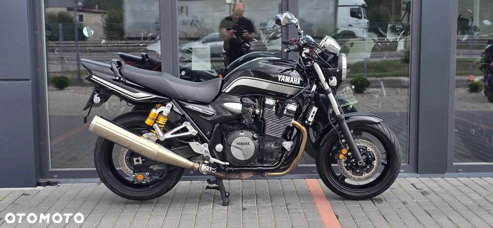 Yamaha XJR - 2