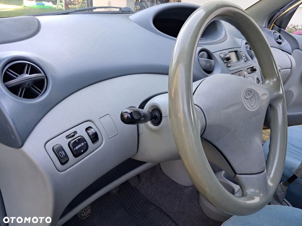 Toyota Yaris - 21