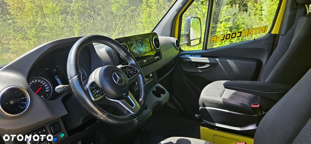 Mercedes-Benz Sprinter - 16