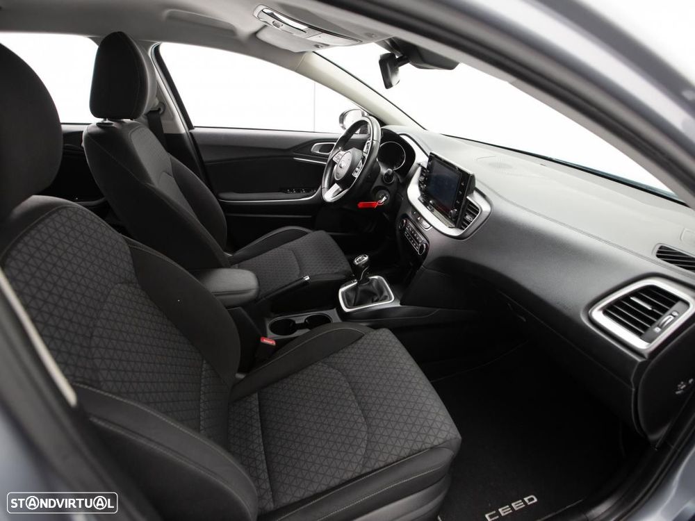 Kia Ceed 1.0 T-GDI Urban - 10