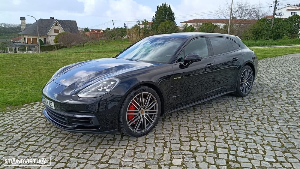 Porsche Panamera Sport Turismo - 1