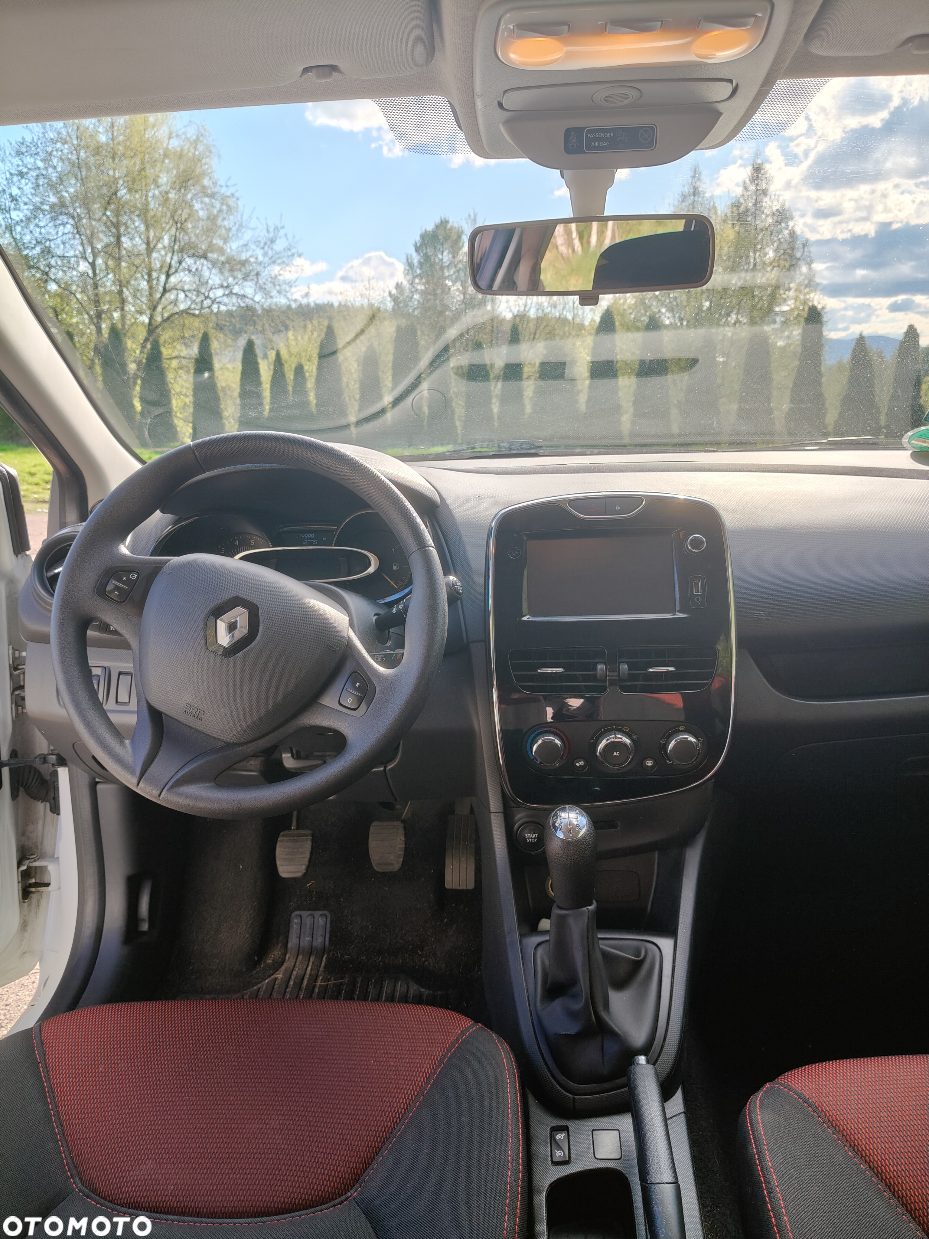 Renault Clio - 11