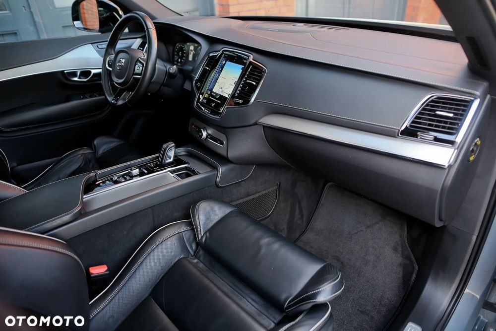 Volvo XC 90 B5 D AWD Ultimate Dark 7os - 23
