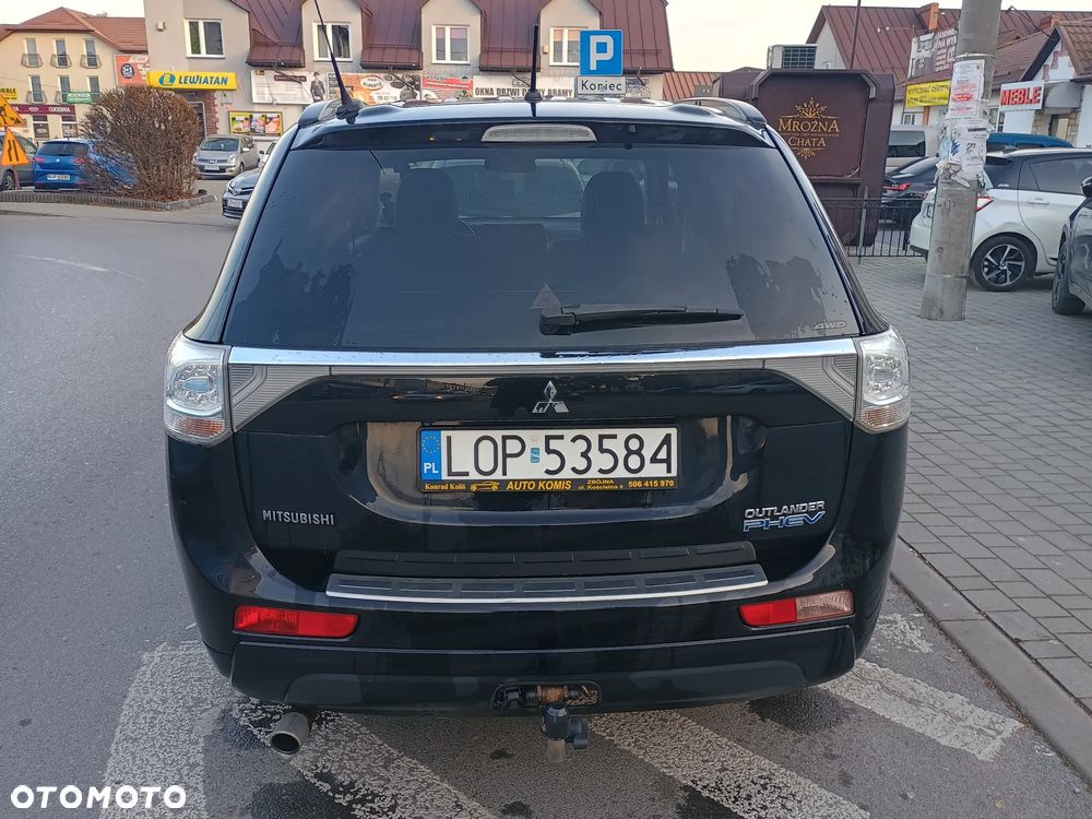 Mitsubishi Outlander 2.0 4WD Top - 4