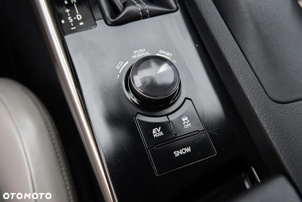 Lexus IS 300h Executive Line - 26