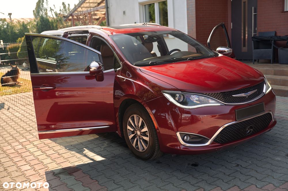 Chrysler Pacifica - 17