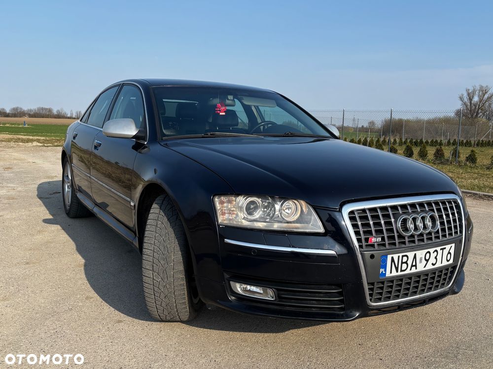 Audi A8 4.2 Quattro - 10