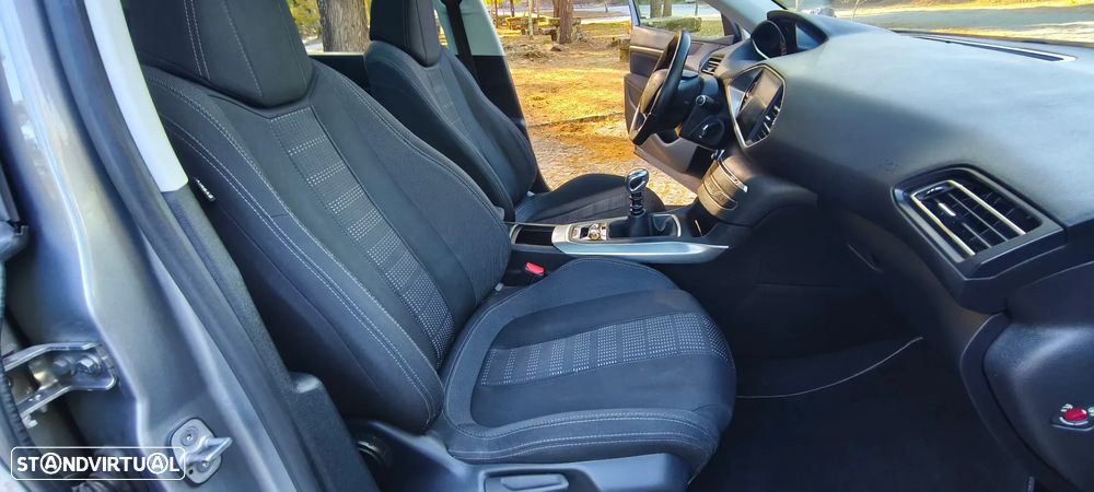 Peugeot 308 1.6 e-HDi Allure J18 - 14