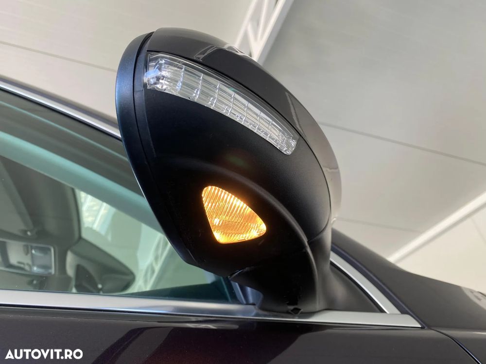 Volkswagen Tiguan - 26