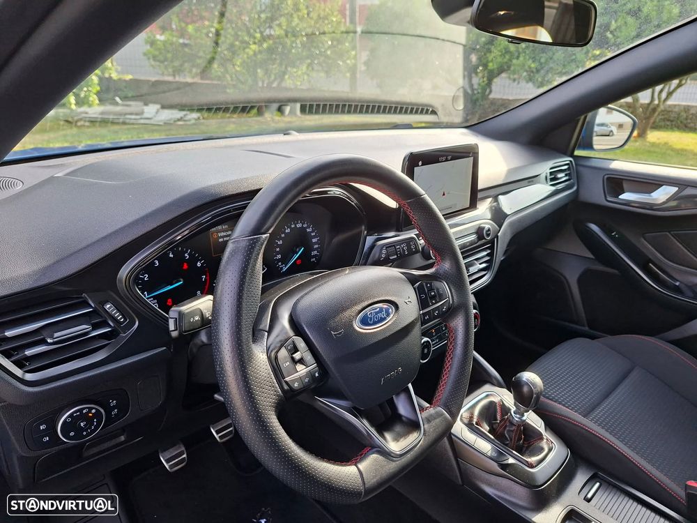 Ford Focus 1.0 EcoBoost S&S ST-LINE - 9