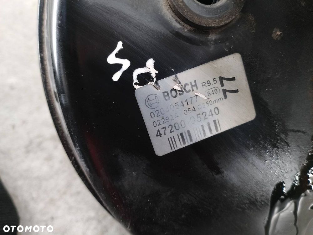SERWO HAMULCOWE TOYOTA AVENSIS III T27 47200-05240 0204054177  BOSCH - 4
